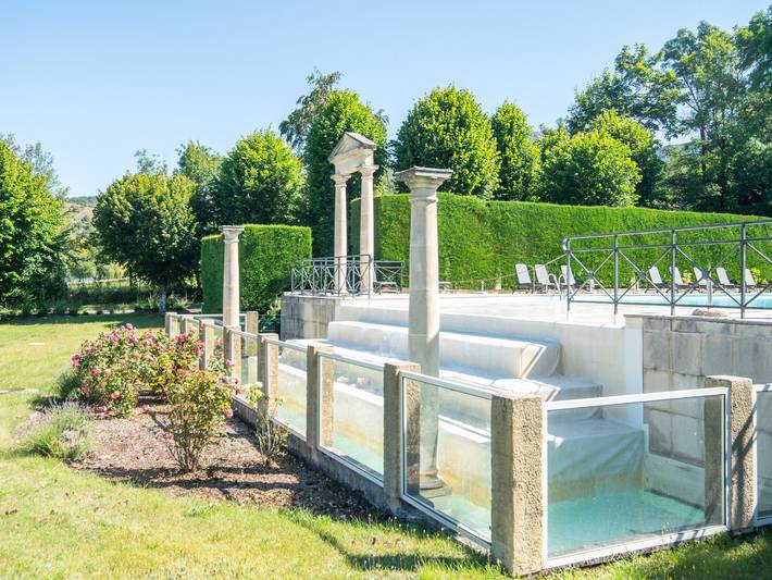 Ganze Wohnung, Villa in Grimaud mit Tennisplatz & Pool in Montbrun-les-Bains, Nyons und Umgebung