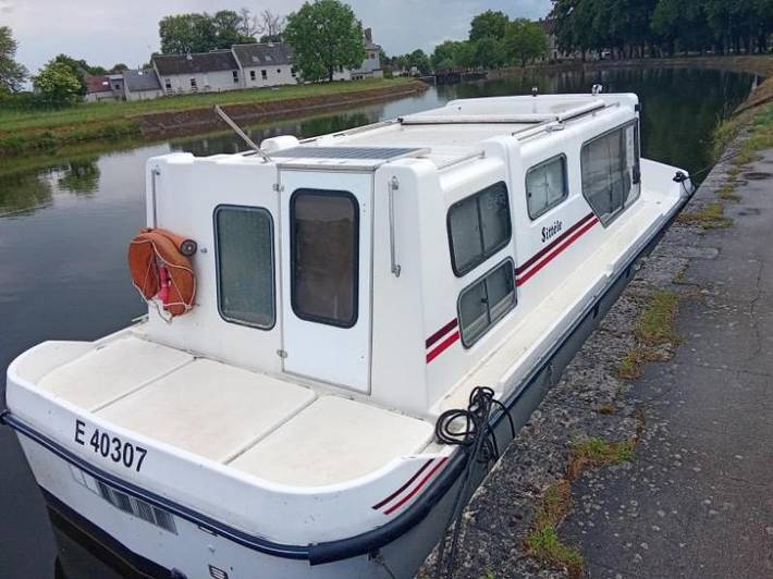 Bateau pour 4 personnes, avec vue et terrasse dans Etang de Baye - 4