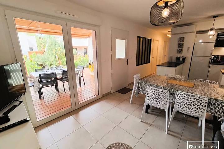 Location de vacances pour 6 personnes, avec piscine et jardin dans Plage de la Farinette - 4