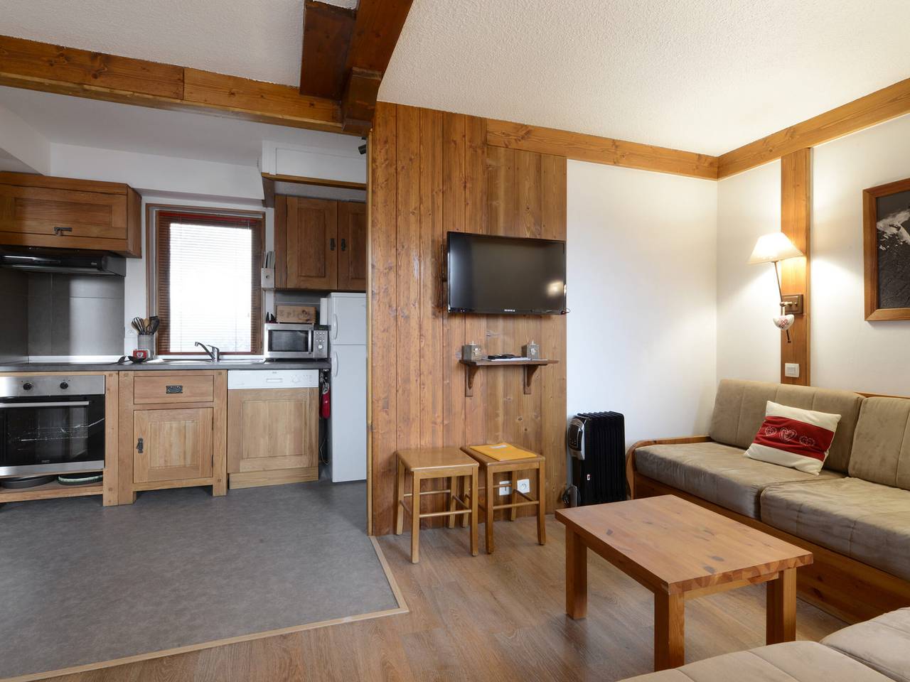 Appartement entier, Appartement rénové proche station avec balcons et vue, 3 ch, 10 pers in La Plagne, Bellentre