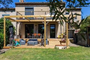 Villa pour 6 personnes, avec vue ainsi que jardin et piscine à Carcassonne