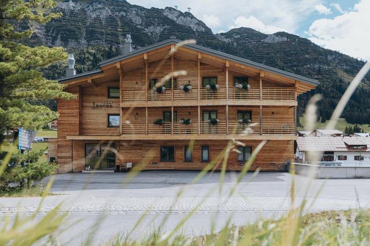 Appart’hôtel pour 2 personnes, avec piscine ainsi que sauna et terrasse