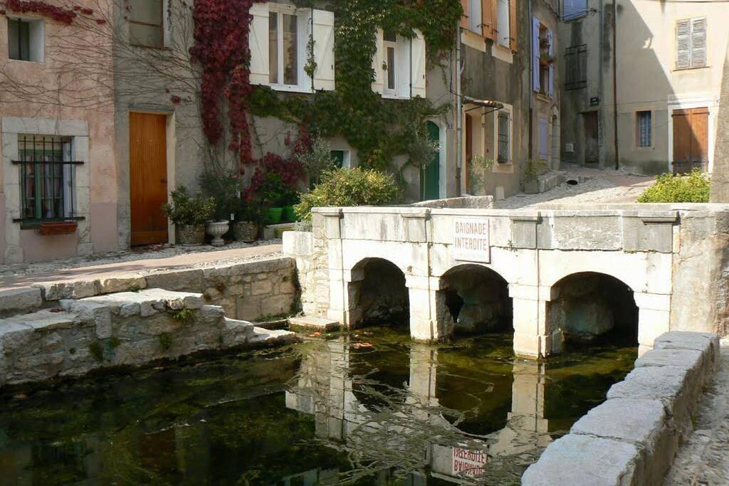 Five-Bedroom House in Camps-la-Source, Région de Brignoles