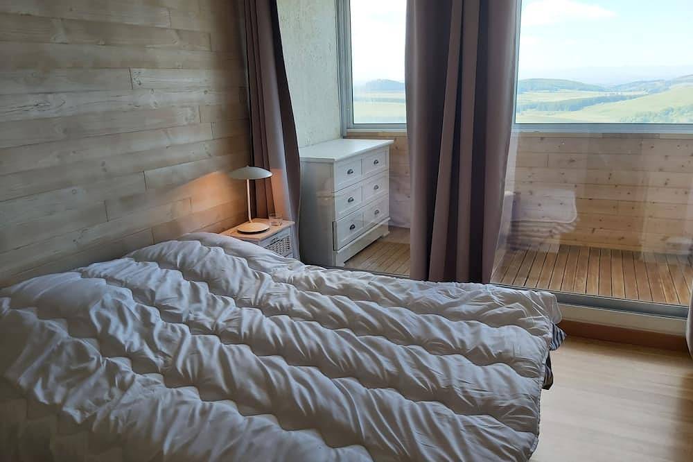 Appartement entier, Superbe appartement 52m2 sans vis à vis avec loggia 25m2. in Lac Pavin, Besse-et-Saint-Anastaise