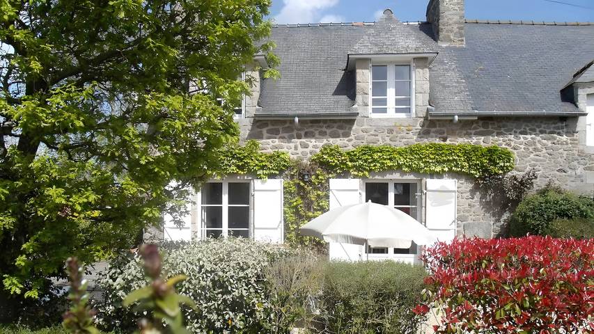Location de vacances pour 4 personnes, avec jardin à Ploubalay - 2