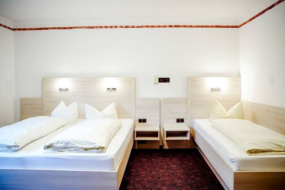 Komfortables und vielseitiges Zimmer –Perfekt für Erholung, Arbeit und Austausch in Züschen, Winterberg