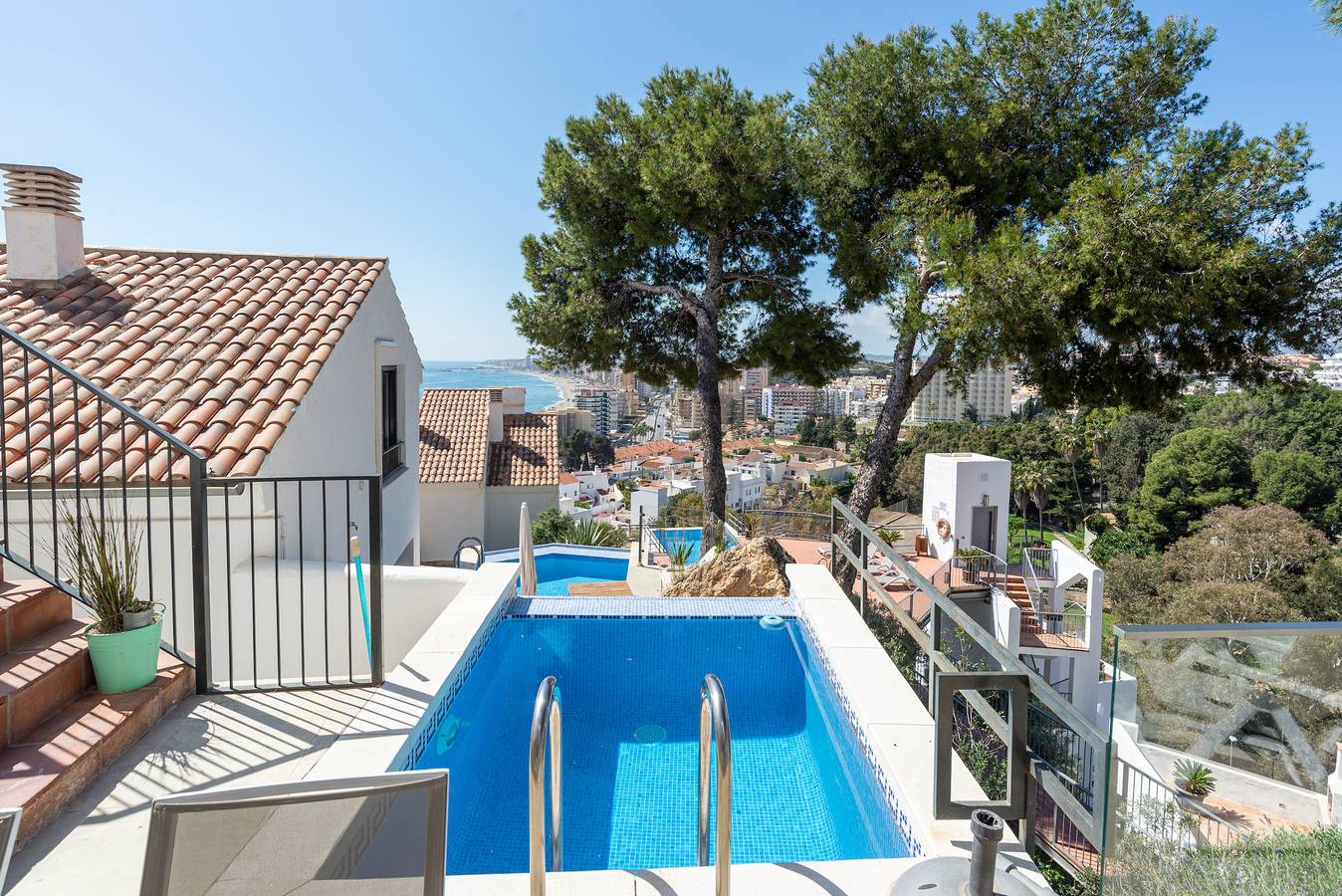 Vakantiehuis '4 Bed Townhouse with Stunning View' met zeezicht en airconditioning in Playa De Torreblanca, Fuengirola