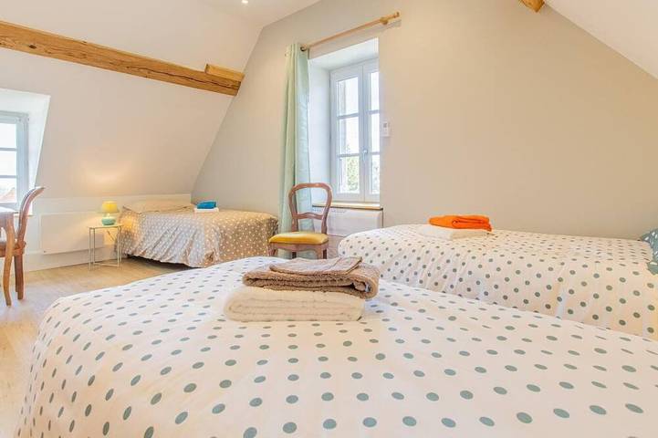 Location de vacances pour 8 personnes, avec jardin et piscine à Saint-Bonnet-de-Joux - 3