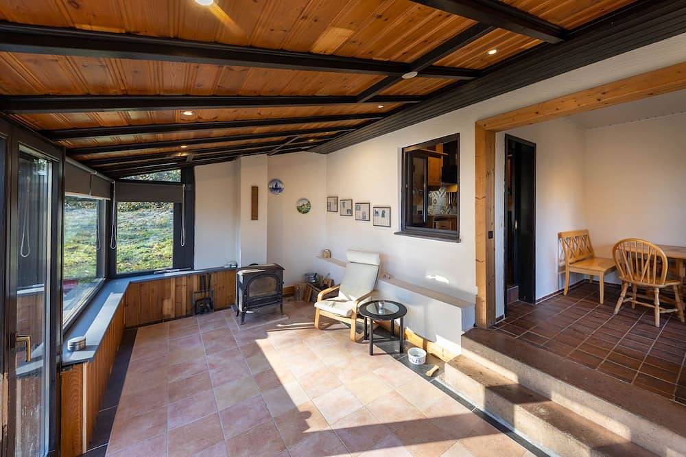 Haus im Wald mit eingezäuntem Garten in Altenkirchen (Westerwald), Altenkirchen & Umgebung