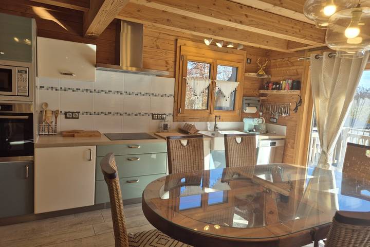 Chalet pour 10 personnes, avec terrasse à Les Déserts - 4