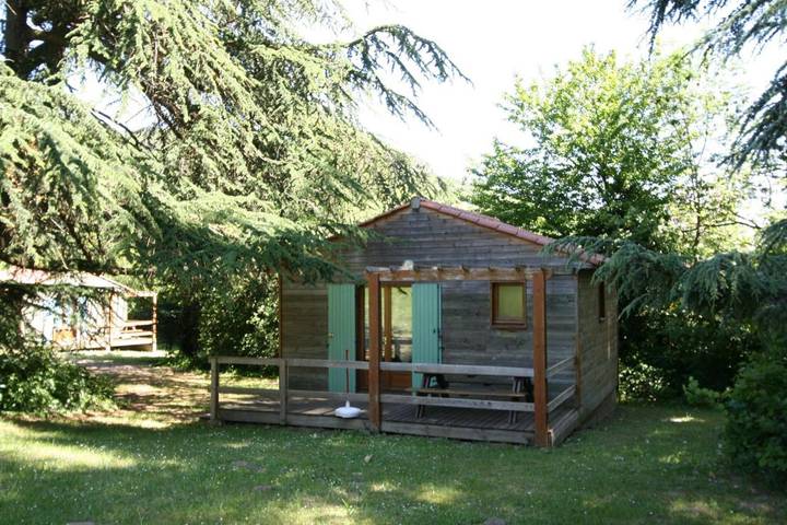 Chalet pour 6 personnes, avec Terrasse et Jardin ainsi que Piscine et Sauna