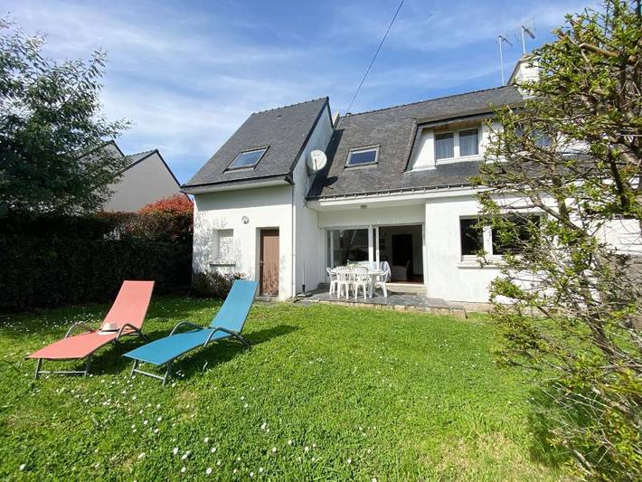 Location de vacances pour 7 personnes, avec terrasse et jardin dans Casino de Carnac