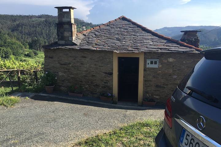 Casa rural para 4 personas, con jardín y terraza, Se admiten mascotas en Ortigueira