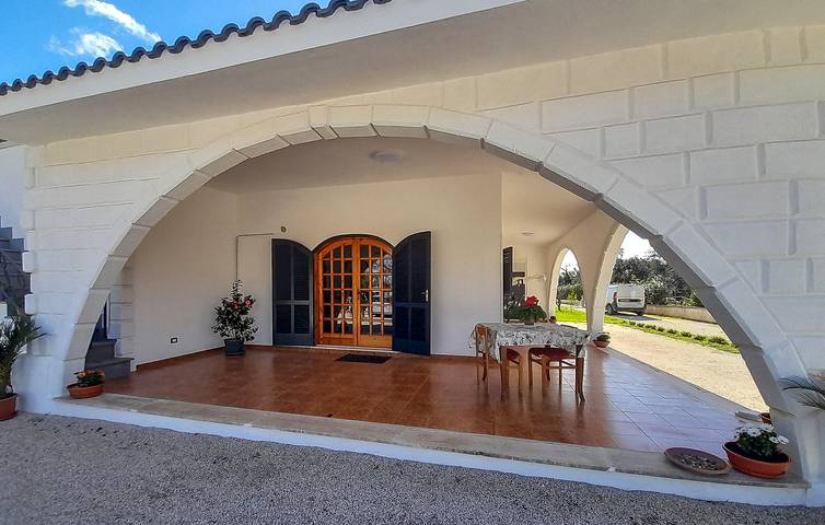 Ferienhaus für 10 Personen, mit Terrasse und Garten sowie Pool in Apulien - 3