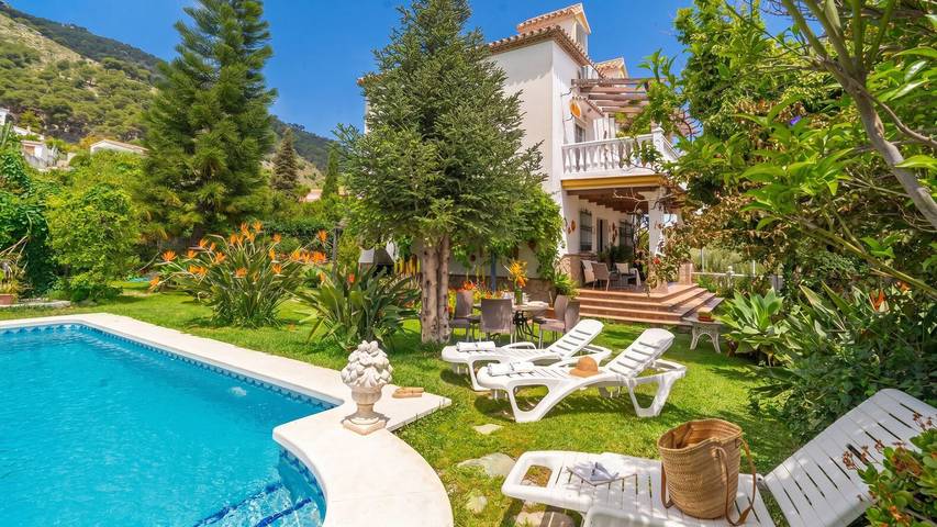 Chalet para 10 personas, con jacuzzi además de balcón/terraza y piscina en Sierra de las Nieves - 2