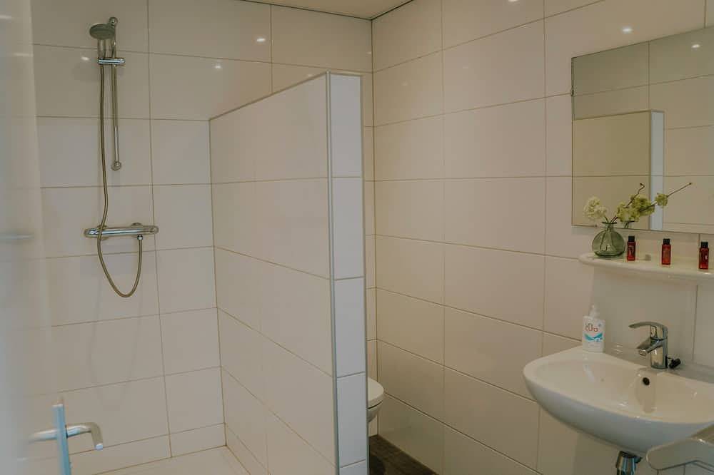 Geräumige Suite im Erdgeschoss in Zoutelande, ideal für Paare oder kleine Familien. Klimatisiert, eigenes Bad, babyfreundliche Annehmlichkeiten und in der Nähe von Strandterrassen und der Küste. in Zoutelande, Walcheren