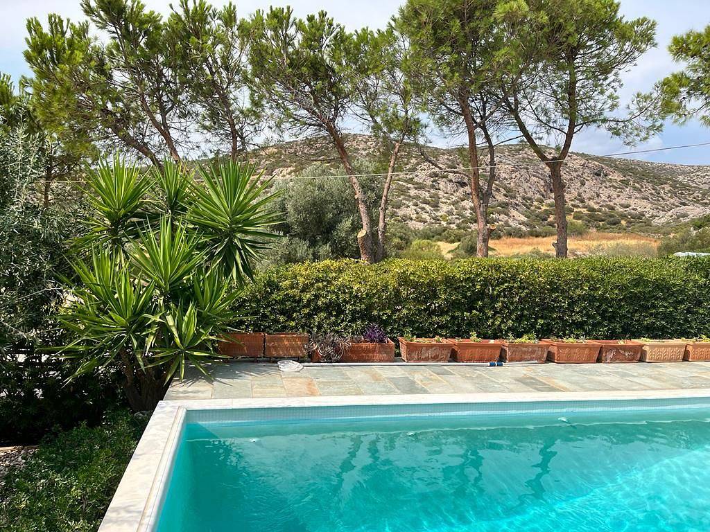 Villa para 11 pessoas com piscina in Saronida, East coast of the Attika (Região)