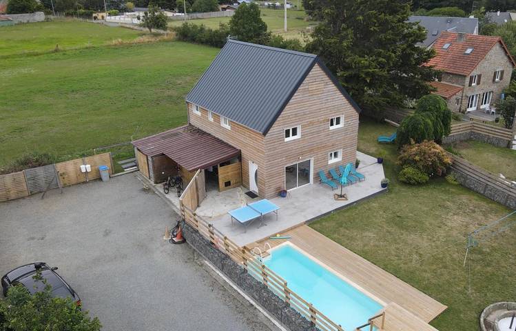 Gîte für 15 Personen, mit Whirlpool und Terrasse sowie Garten und Pool in Jullouville
