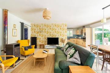 Gîte pour 6 personnes, avec piscine ainsi que jardin et vue à Maxou