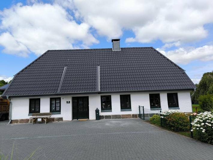 Ferienhaus für 8 Personen, mit Terrasse und Ausblick in Haithabu