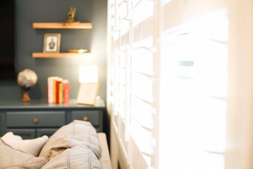 Immaculate 1 level home with private back yard + fire-pit + air hockey & parking in Oxford (MS), Lafayette County