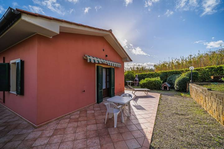 Ferienhaus für 4 Personen, mit Terrasse und Garten in Porto Azzurro - 3