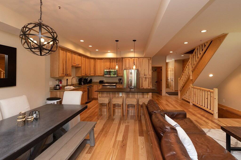 Stadthaus am See mit Whirlpool, kostenlosem Wlan und Panoramablick! in McHenry, Deep Creek Lake