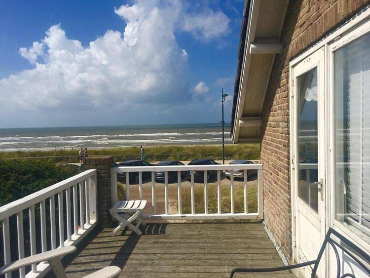 Pacific, spectacular seaview in Bergen aan Zee, Noord-Holland - Nordseeküste