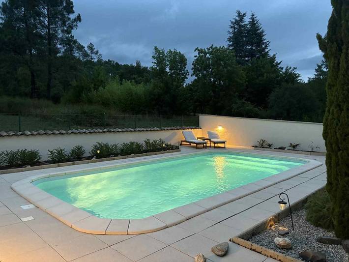 Location de vacances pour 6 personnes, avec jardin ainsi que vue et piscine, animaux acceptés à Gagnières - 3