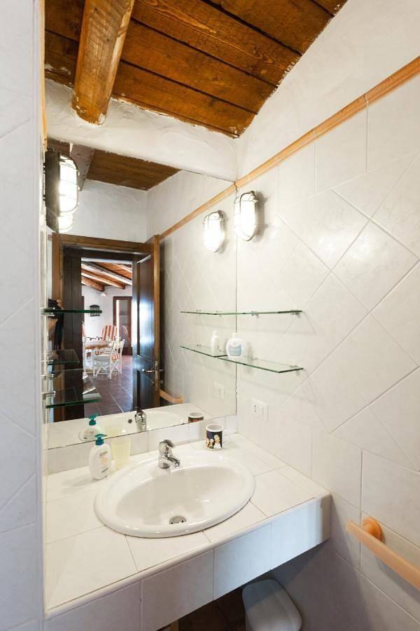 Villa pour 6 personnes, avec jardin et vue, adapté aux familles dans La Maddalena - 4