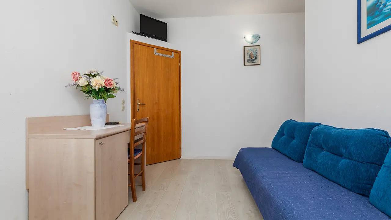 Cały apartament wypoczynkowy, Apartament wakacyjny dla 3 osób z taras in Drašnice, Riwiera Makarska