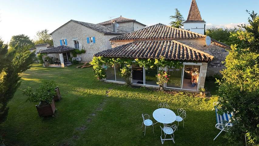 Gîte pour 6 personnes, avec jacuzzi et jardin ainsi que sauna et piscine à Cahuzac-sur-Vère - 3