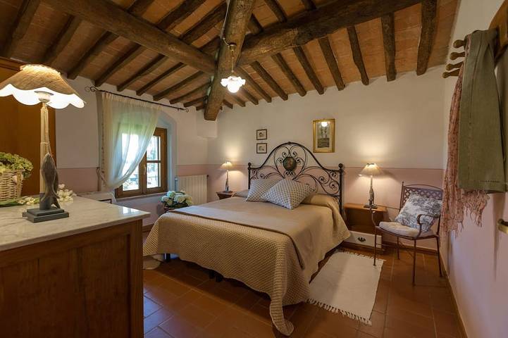 Appartamento intero, Appartamento in Agriturismo ( Viola 2+2 ), Area Volterra, San Gimignano, Pisa in Peccioli, Pisa e dintorni