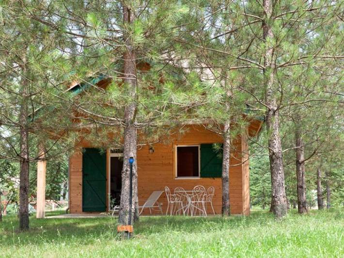 Location de vacances pour 4 personnes, avec terrasse et piscine à Dienné