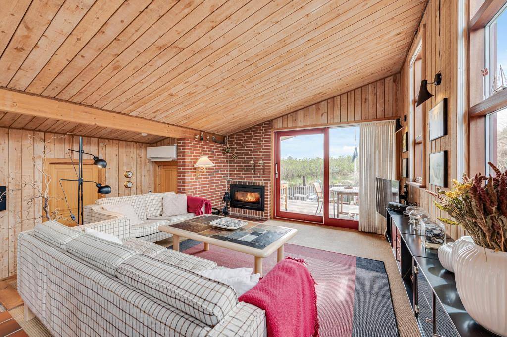 Charmantes, strandnahes Ferienhaus mit herrlichen Terrassen in Ringkøbing, Holmsland Klit