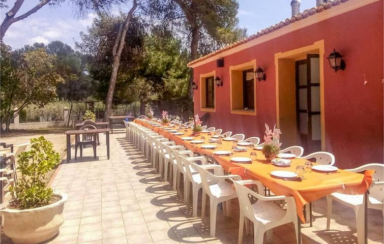Acogedor 400sqft Apt con aire acondicionado, piscina, parking y terraza - Cerca de restaurante in Villalonga, Provincia de Valencia