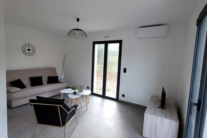 Location de vacances pour 6 personnes, avec piscine et jardin à Peymeinade - 2