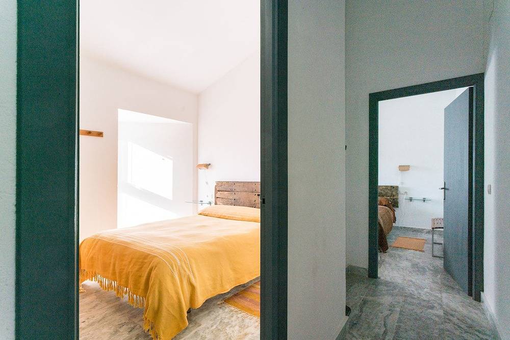 Bau Ksar casas Puerto de la Laja for 8 people in El Granado, Guadiana Valley Natural Park