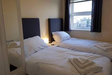 Apartment for 6 People in Southampton, South East England, Photo 3