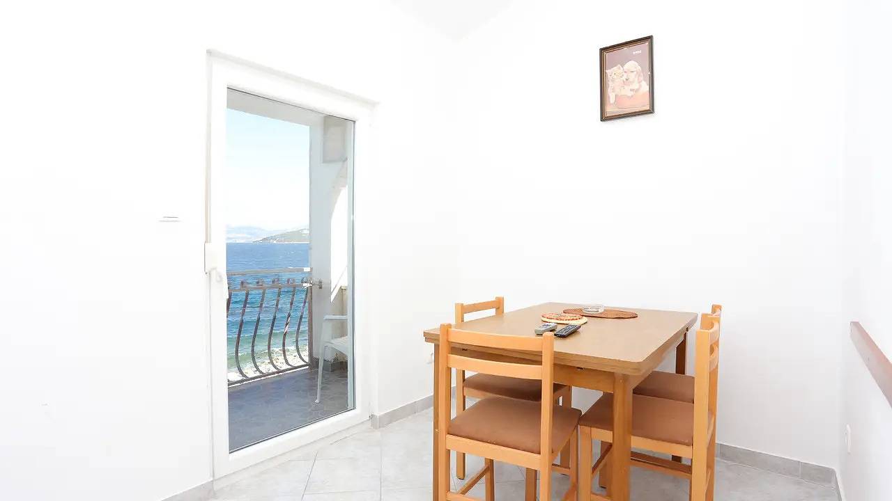 Cały apartament wypoczynkowy, Apartament wakacyjny dla 5 osób in Slatine, Čiovo