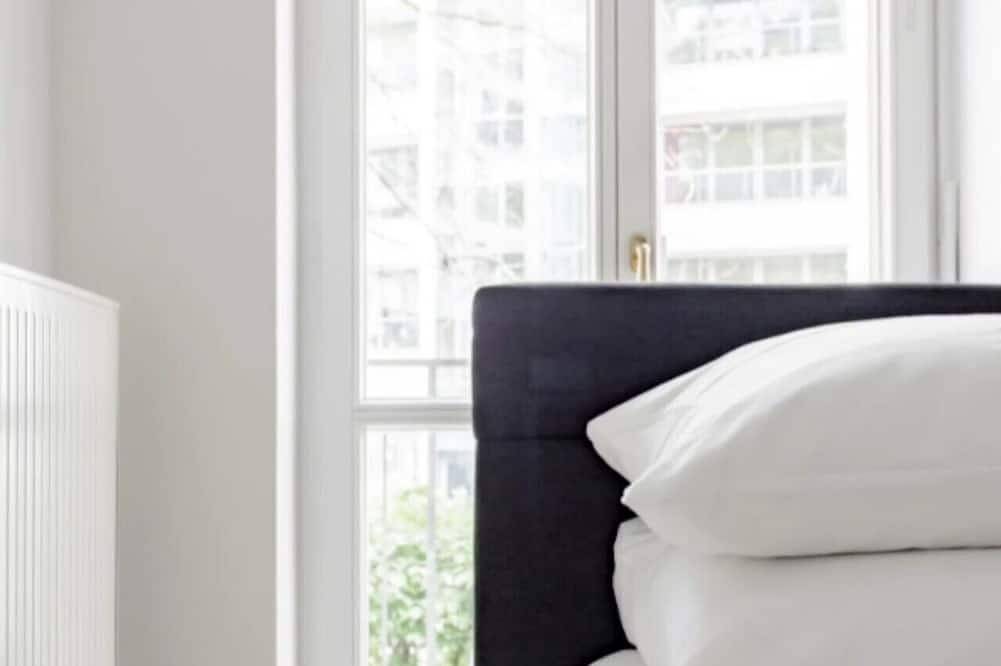 Entire apartment, Luxury 2 Bedroom apartment in the heart of Mitte in Mitte Berlin, Berlin