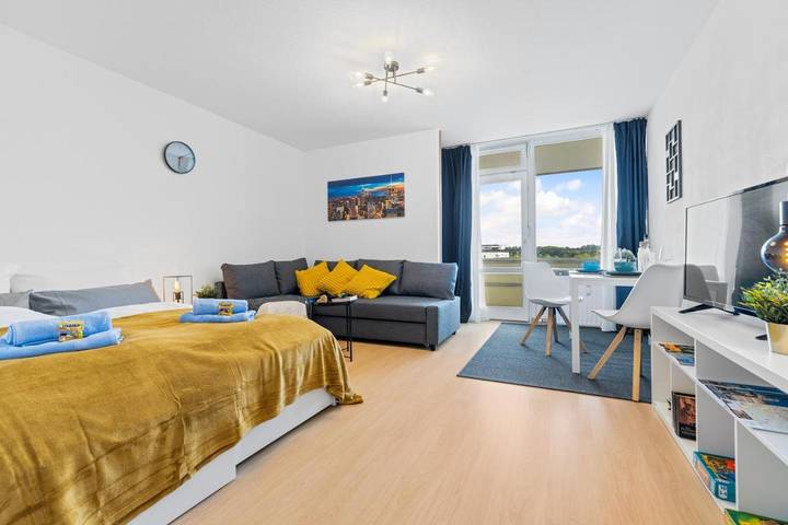 Ferienwohnung für 4 Personen, mit Balkon und Ausblick in Neusäß