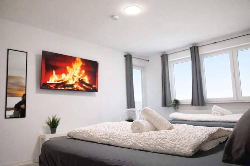 Ganze Wohnung, Stn Royale Suite mit 4 Sz, 8 Big Bed, Parkplatz, Terasse, Highspeed Wlan,Netflix in Bad Friedrichshall, Kurpfalz