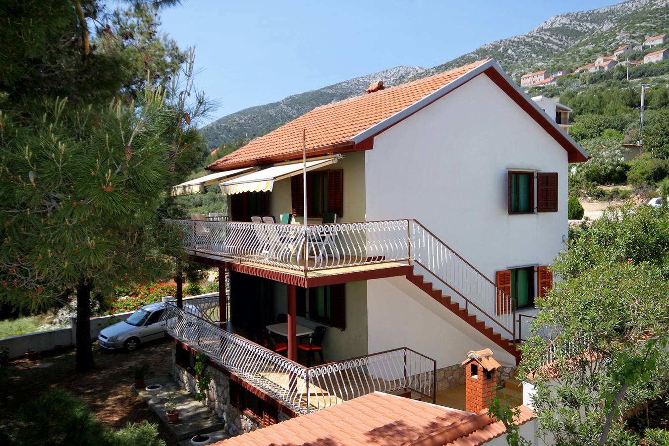 Ganze Wohnung, 2-Zimmer-Ferienwohnung mit Terrasse und Meerblick Zavala, Hvar -a in Zavala, Hvar