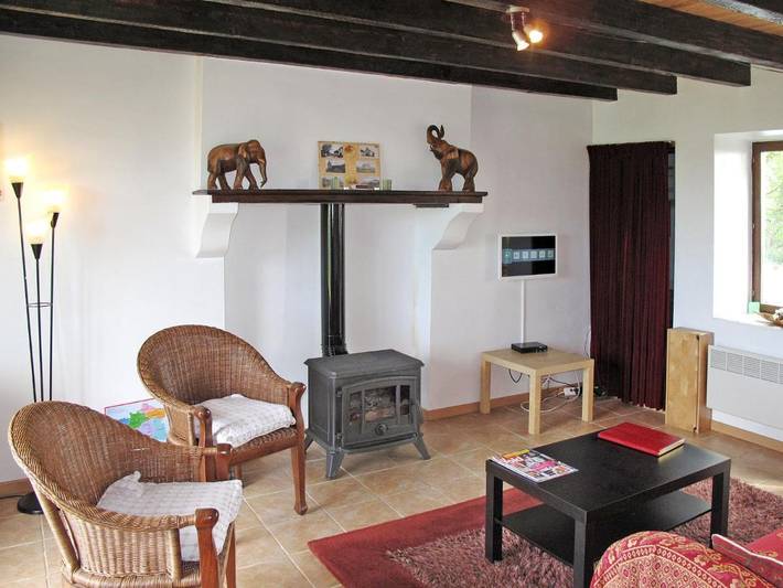 Location de vacances pour 6 personnes, avec terrasse et piscine, animaux acceptés à Ternant - 3