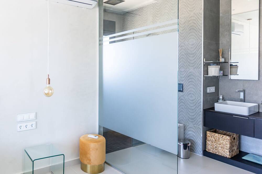 Villa with private swimming pool close to the sea in Dehesa de Campoamor, Orihuela