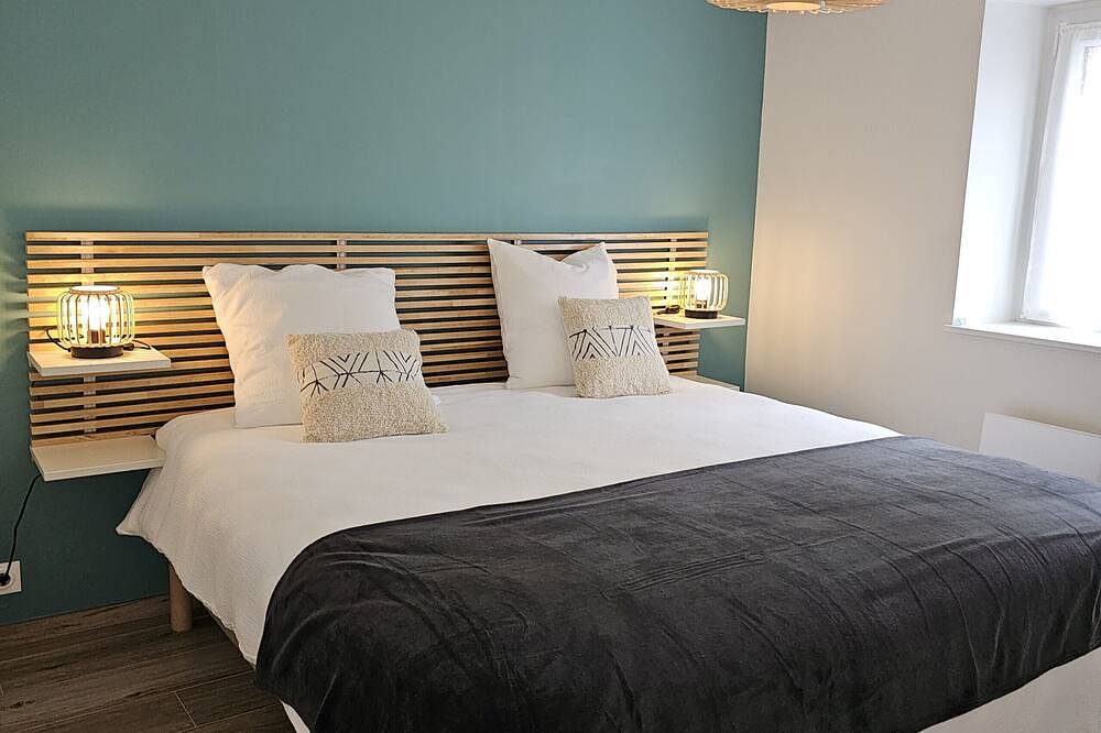 Jolie maison rénovée avec goût proche plages et Gr 34 in Tréglonou, Région de Brest