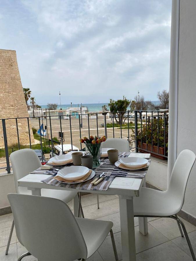 Appartamento per 10 persone, con Balcone e Terrazza nonché Panorama a Campomarino di Maruggio