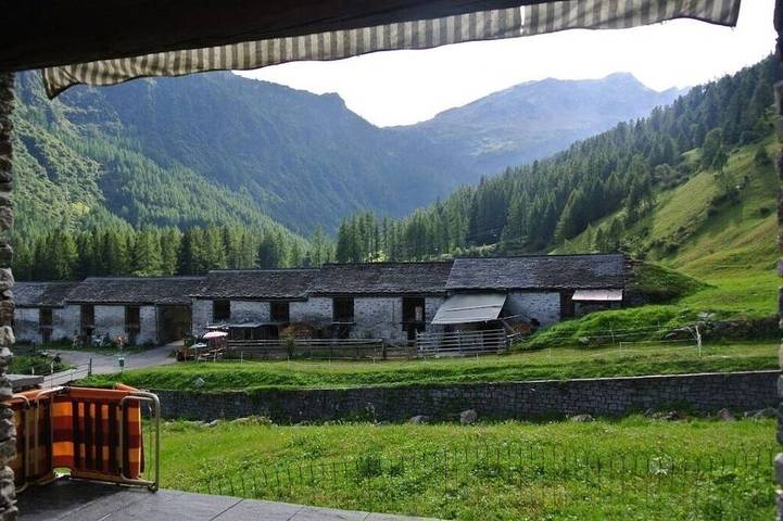 Chalet für 2 Personen, mit Garten und Terrasse in der Schweiz - 4