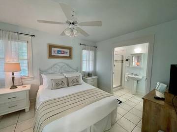 Vacation House for 4 Guests in Carillon Beach, Emerald Coast, Picture 2